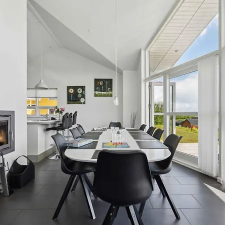 Sea View And Calm In Lovely House For 10 Guests Augustenborg