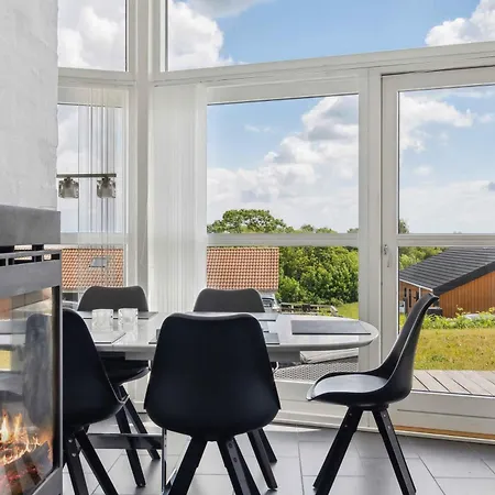Feriehus Sea View And Calm In Lovely House For 10 Guests