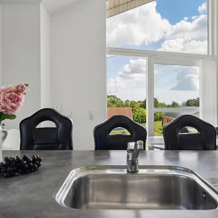 Sea View And Calm In Lovely House For 10 Guests 度假居 *