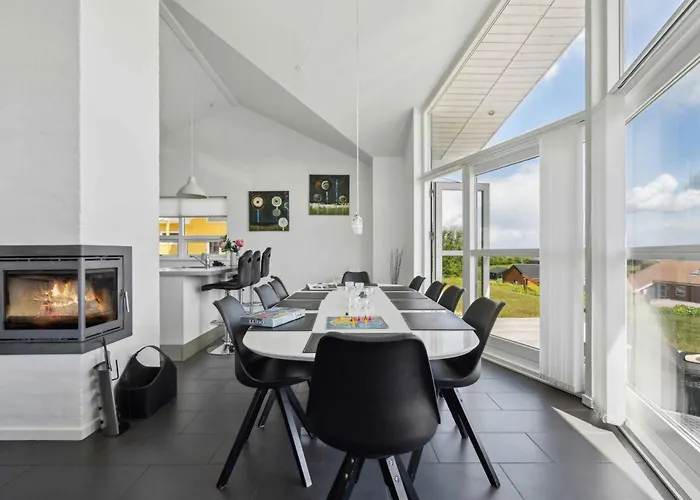 Sea View And Calm In Lovely House For 10 Guests Augustenborg