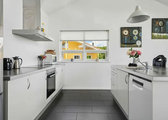 Sea View And Calm In Lovely House For 10 Guests * Augustenborg